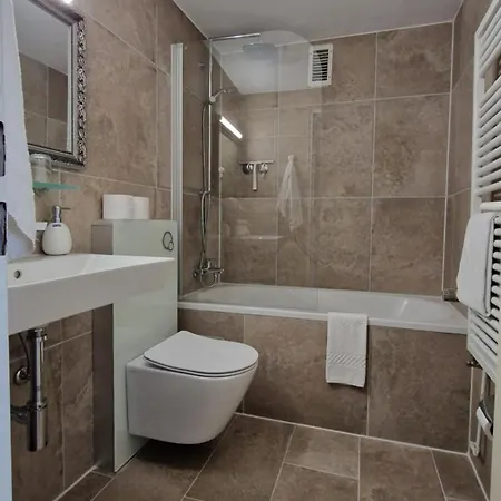 Apart Hotel Freiburg 3* فرايبورغ